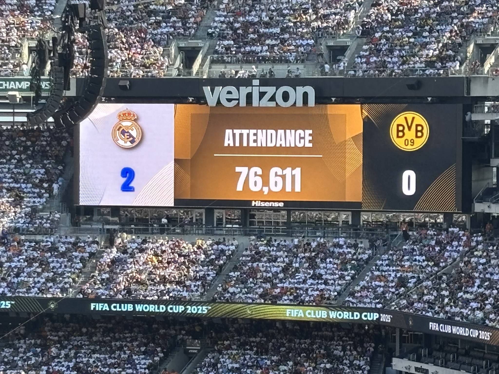 开云官方网站登录皇马主场大捷，球员赛后激动庆祝胜利，由于今年公司其中本站企业大小新闻.